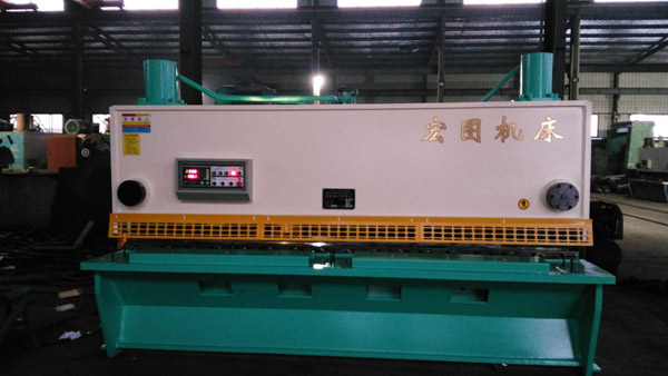 QC11Y系列閘式剪板機(jī)