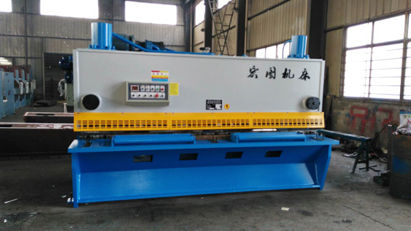 QC11Y系列閘式剪板機(jī)